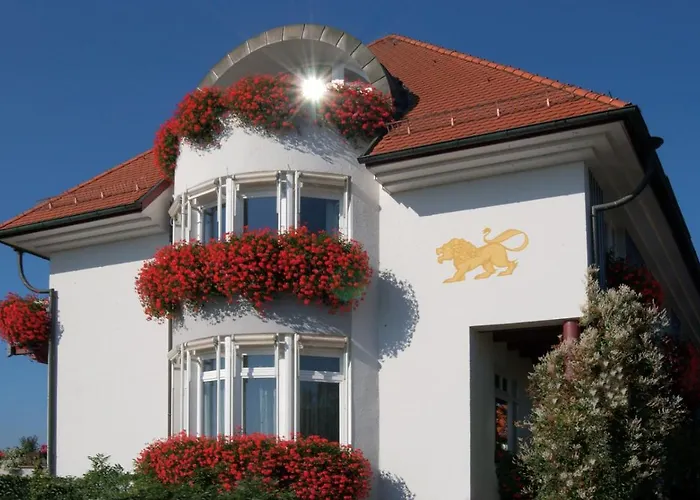 Landgasthof Hotel Lowen Wildberg  photo
