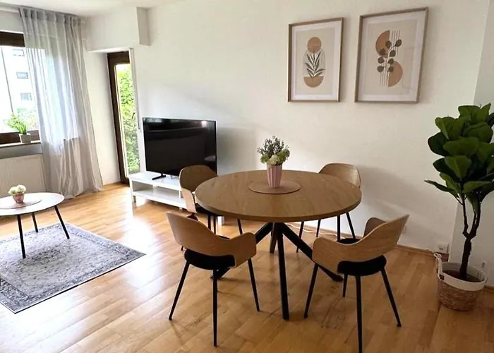 St-Apartment Charming 4 Mit Terrasse ガイスリンゲン・アン・デア・シュタイゲの写真