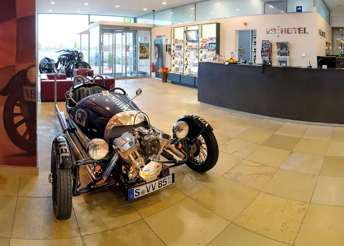 صورة V8 Hotel Motorworld Region Stuttgart بوبلنغ