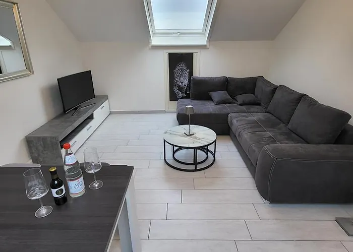 Stylisches 2 Zimmer Apartment, Naehe Stuttgart, Netflix, Waschtrockner & Self Checkin Kernen foto