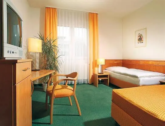 G.U.P.S. Hotel Garni Weinheim photo